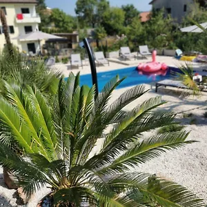 Jolly Villa